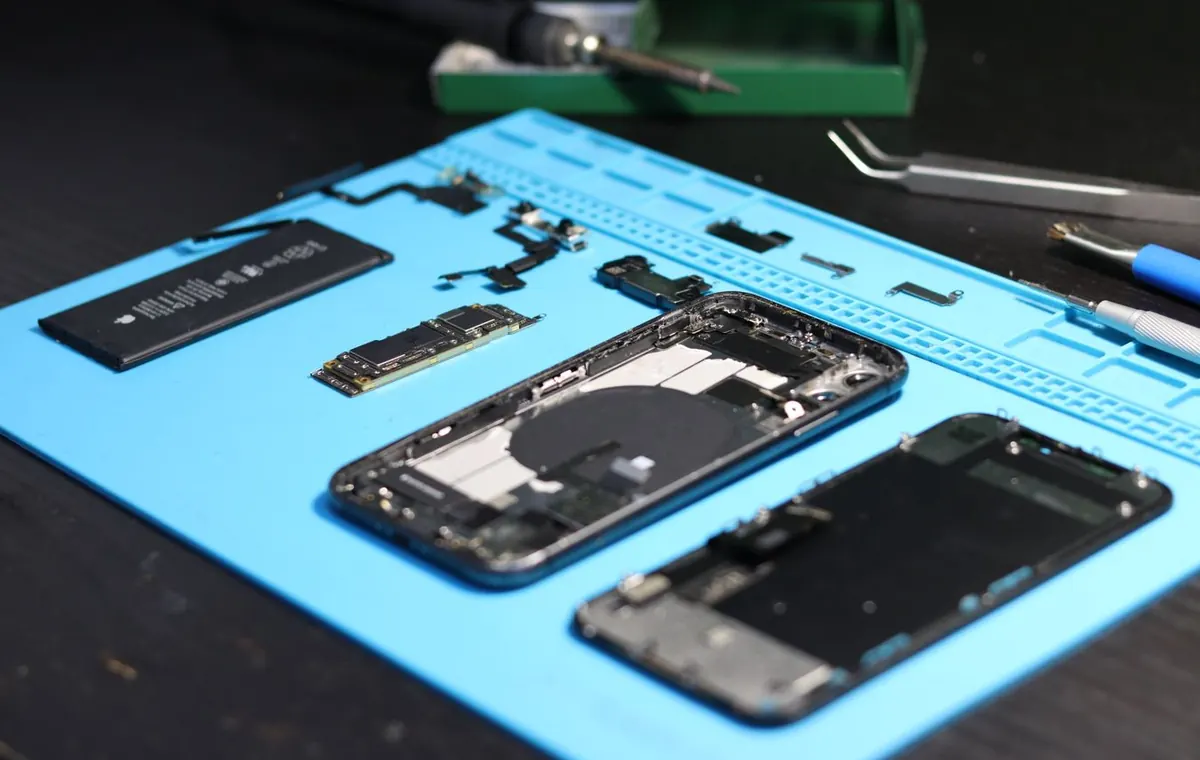iPhone 12 ahize ve ses sorunu için teknik servis çalışma alanı